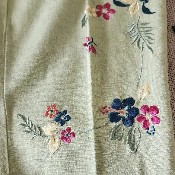 CJ Banks Sage Green Floral Embroidered Wide leg Capri/Ankle Pants Women's Size 4 - Picture 4 of 13